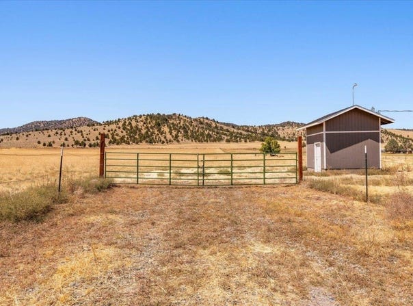 10867 Old Highway 99 S, Grenada, CA 96038