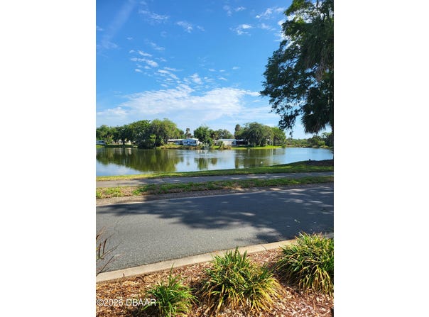 202 Schooner Avenue, Edgewater, FL 32141