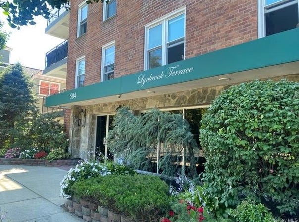 504 Merrick, Lynbrook, NY 11563