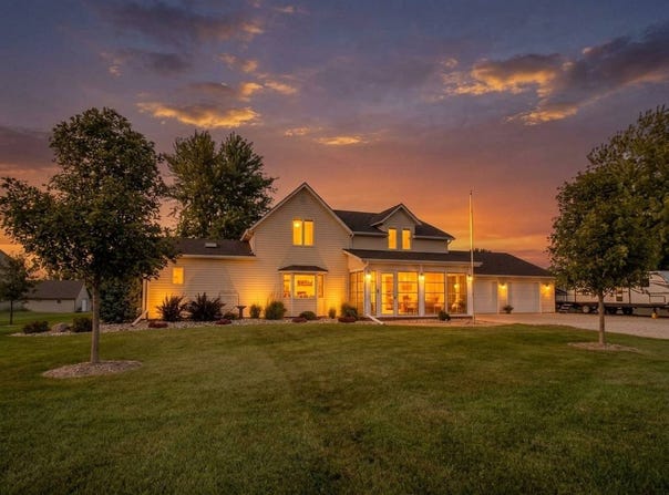 301 Black Forest Rd., Hull, IA 51239