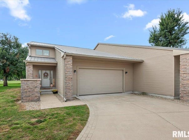 302 Harbor Point Place, Springfield, IL 62712