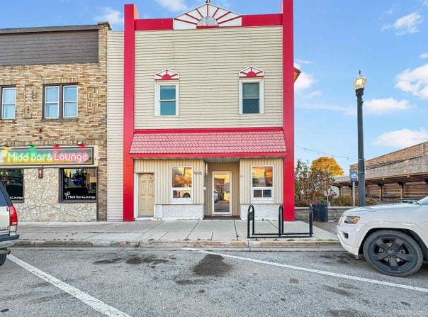 905 Delta Avenue, Gladstone, MI 48983-7