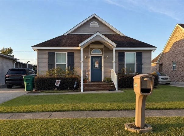 5237 WARWICK Drive, Marrero, LA 70072