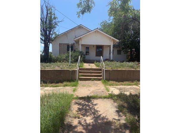 607 W Third St, Sweetwater, TX 79556