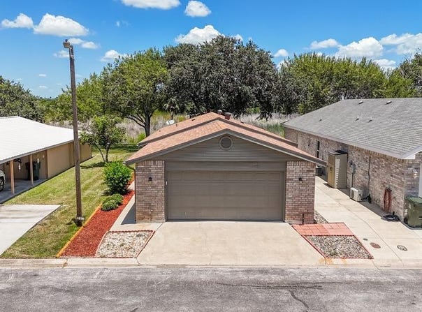 103 POCAHONTAS DR., HARLINGEN, TX 78552