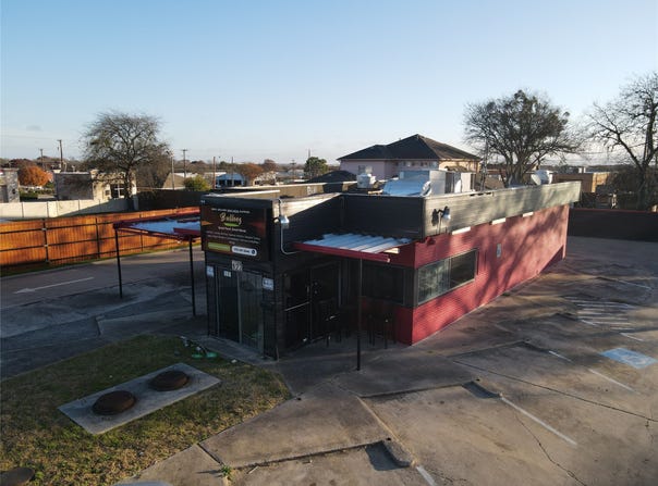 122 S Hampton Road, DeSoto, TX 75115