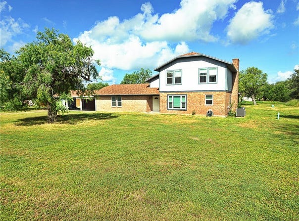 106 Adkins, Refugio, TX 78377