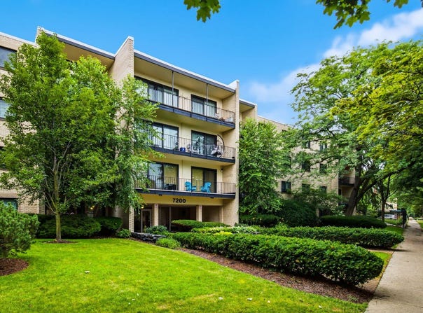 7200 N Ridge Boulevard, Chicago, IL 60645