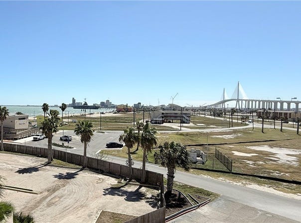 3938 Surfside Boulevard, Corpus Christi, TX 78402