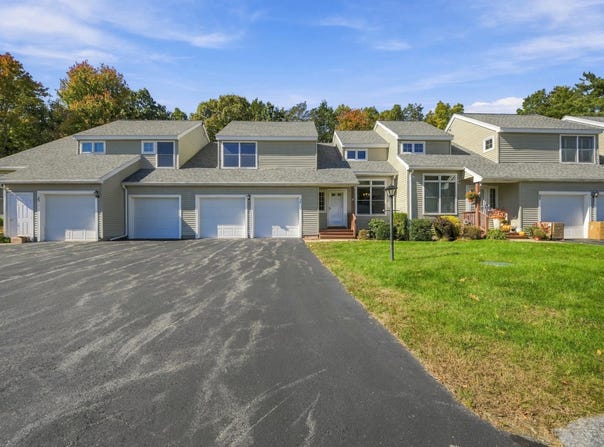 35 Coles Way, Atkinson, NH 03811