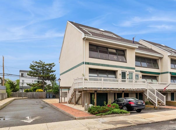545 W Broadway, Long Beach, NY 11561