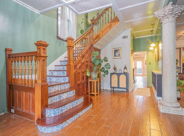 320 S 4th St, Moberly, MO 65270