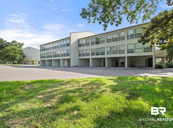 710 S Mobile Street, Fairhope, AL 36532