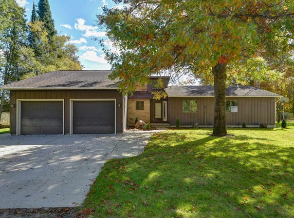 6562 SE Riverview Road, Fife Lake, MI 49633