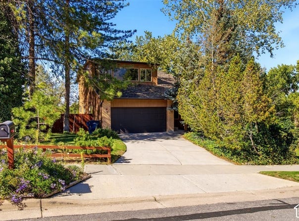 9632 S EASTDELL Dr, Sandy, UT 84092