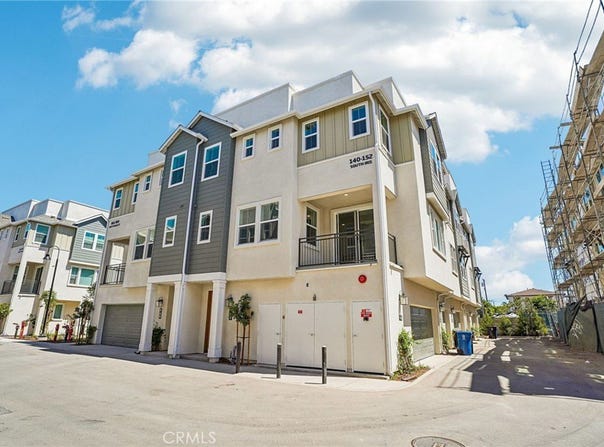 965 W Dhalia Street, Compton, CA 90220