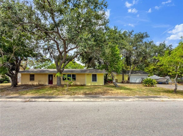 2633 Henrietta Place, Ingleside, TX 78362