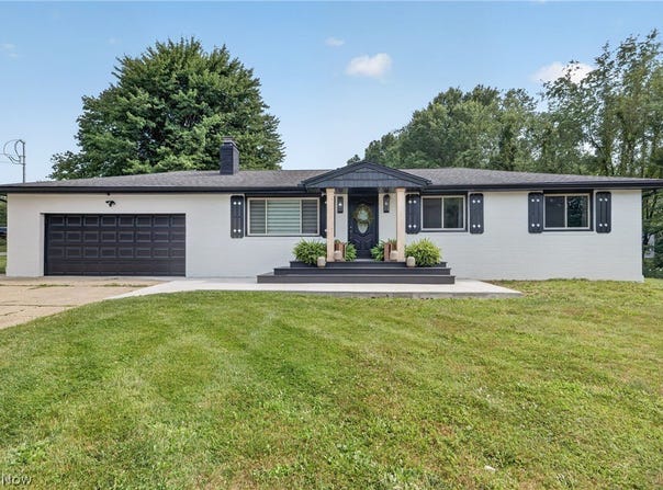 1210 Killian Road, Akron, OH 44312