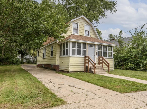 923 Randall St, Beloit, WI 53511