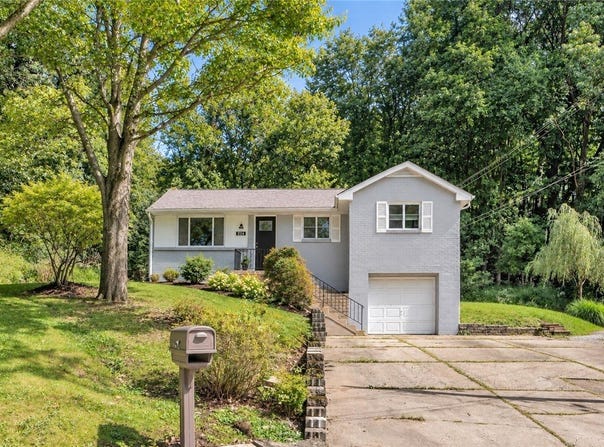 224 Blaze Cir, Ross Twp, PA 15116