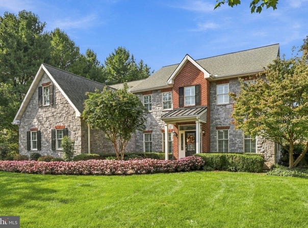 373 N FARM Drive, LITITZ, PA 17543