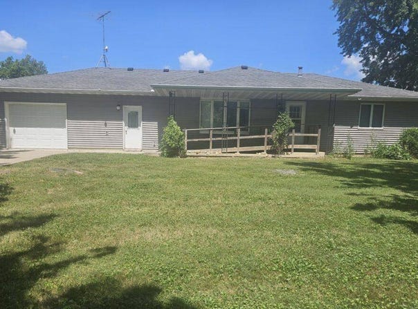 621 W 2nd Street, Downing, MO 63536