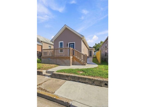 1122 W Second Street, Madison, IN 47250