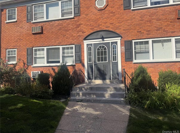 1879 Crompond Road, Peekskill, NY 10566