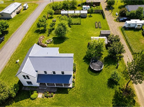 203 N ALDER St, Wallowa, OR 97885