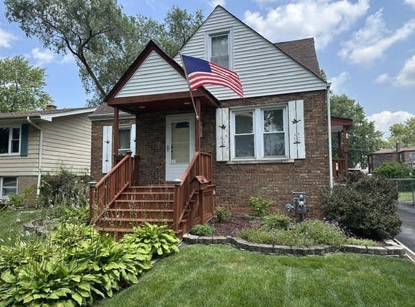 17611 Maple Street, Lansing, IL 60438
