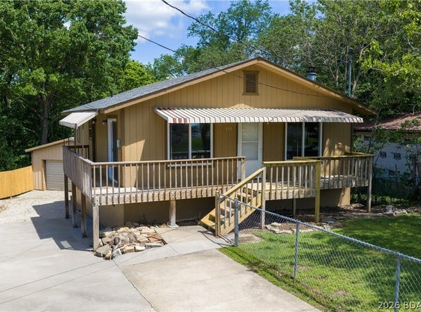 151 Illinois Street NE, Camdenton, MO 65020