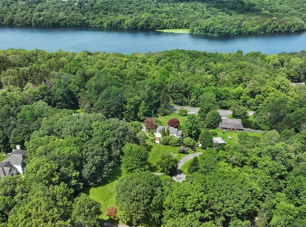 2 Gerri Court, Wallkill, NY 12589