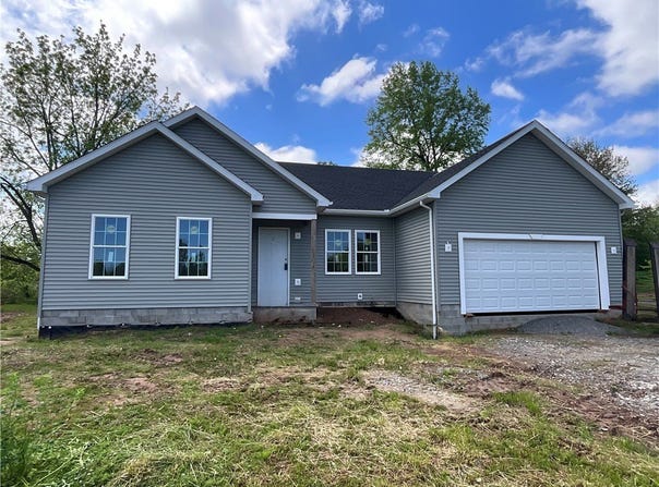 3 Lynwood Drive, Lyndonville, NY 14098