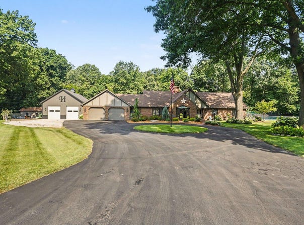 1555 Cardinal Drive, St. Joseph, MI 49085