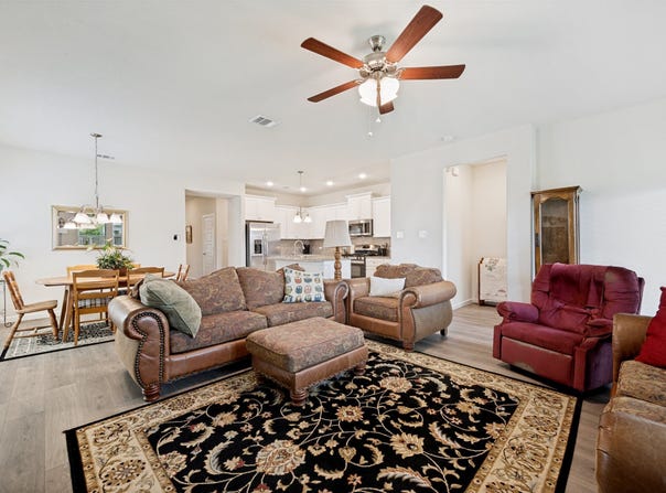 413 Wiggins Way, Van Alstyne, TX 75495