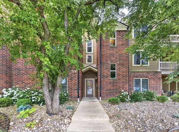 214 Glengarry Drive, Bloomingdale, IL 60108