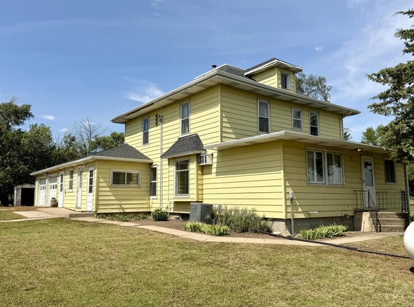38879 231st St, Woonsocket, SD 57385