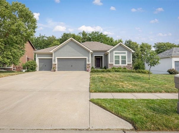 408 Lee Drive, Kearney, MO 64060