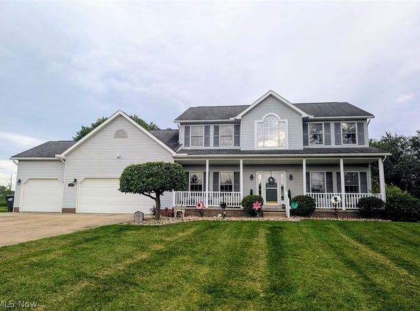 376 Foxbury Drive SW, Carrollton, OH 44615