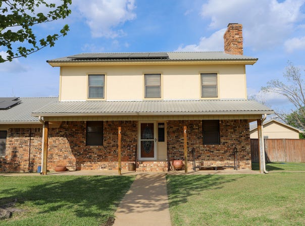 303 David Davis Drive, McGregor, TX 76657