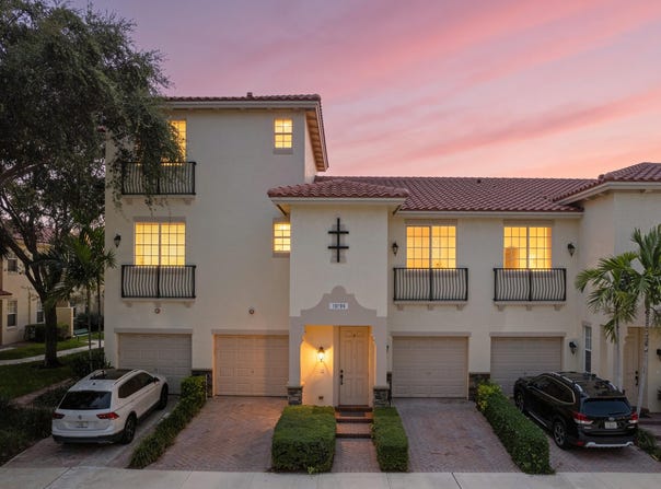 1020 E LONGPORT Circle, Delray Beach, FL 33444