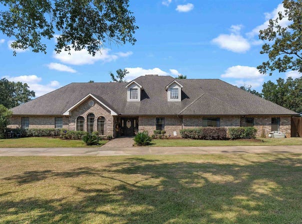 136 County Rd 1040, Center, TX 75935