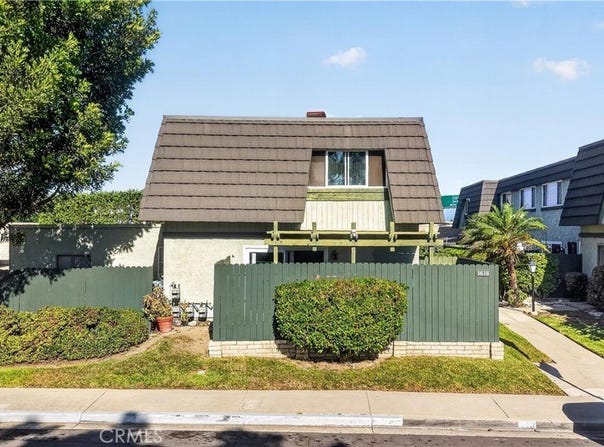 1618 Iowa, Costa Mesa, CA 92626