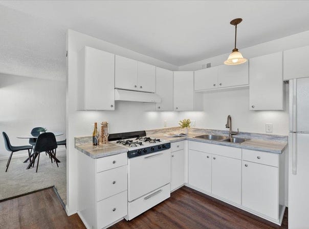 500 Glenwood CIR 224, Monterey, CA 93940