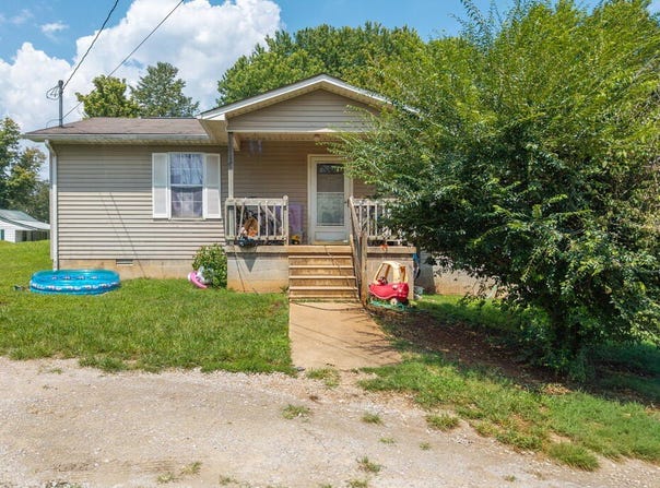 260 Mountain St, Doyle, TN 38559-1124