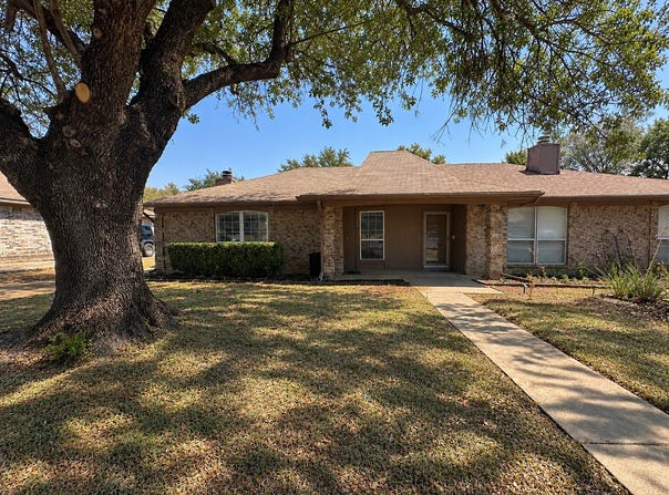 806 Blessing Creek Drive, Euless, TX 76039