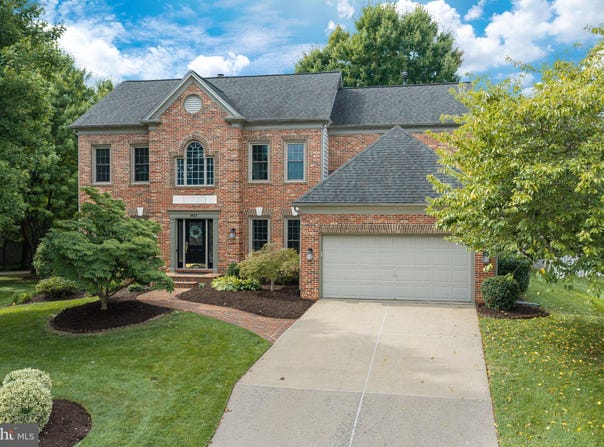 8622 LARKVIEW Lane, FAIRFAX STATION, VA 22039