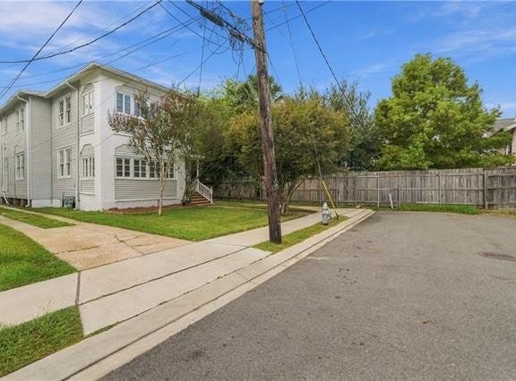 5830 S GALVEZ Street, New Orleans, LA 70125