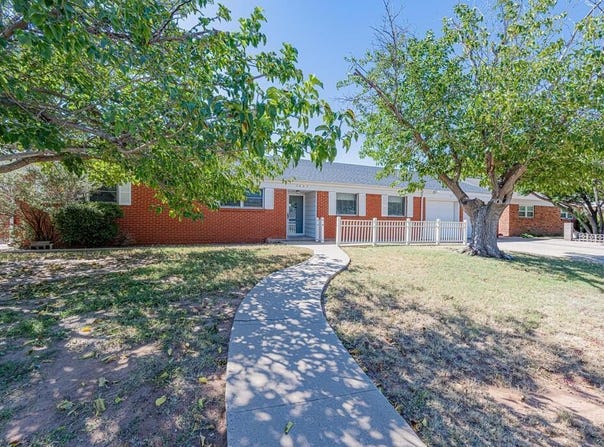 2607 Cimarron Ave, Midland, TX 79705
