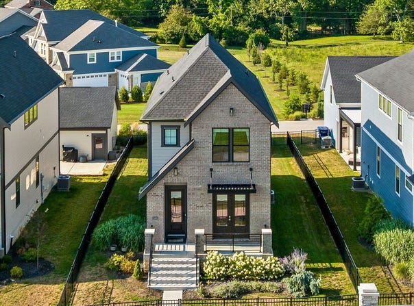 11495 Langton Walk, Zionsville, IN 46077